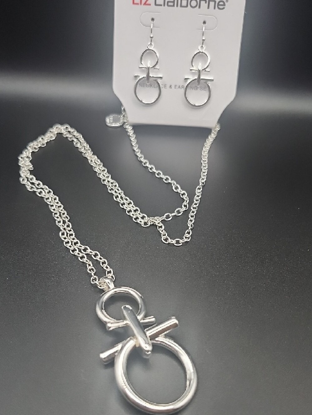 Liz Claiborne Silver Linked Circle Pendant Necklace with Matching Earrings - Picture 3 of 4